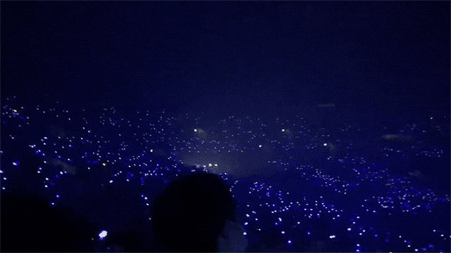 한번쯤 가볼만한 아이유 콘서트.gif | 인스티즈