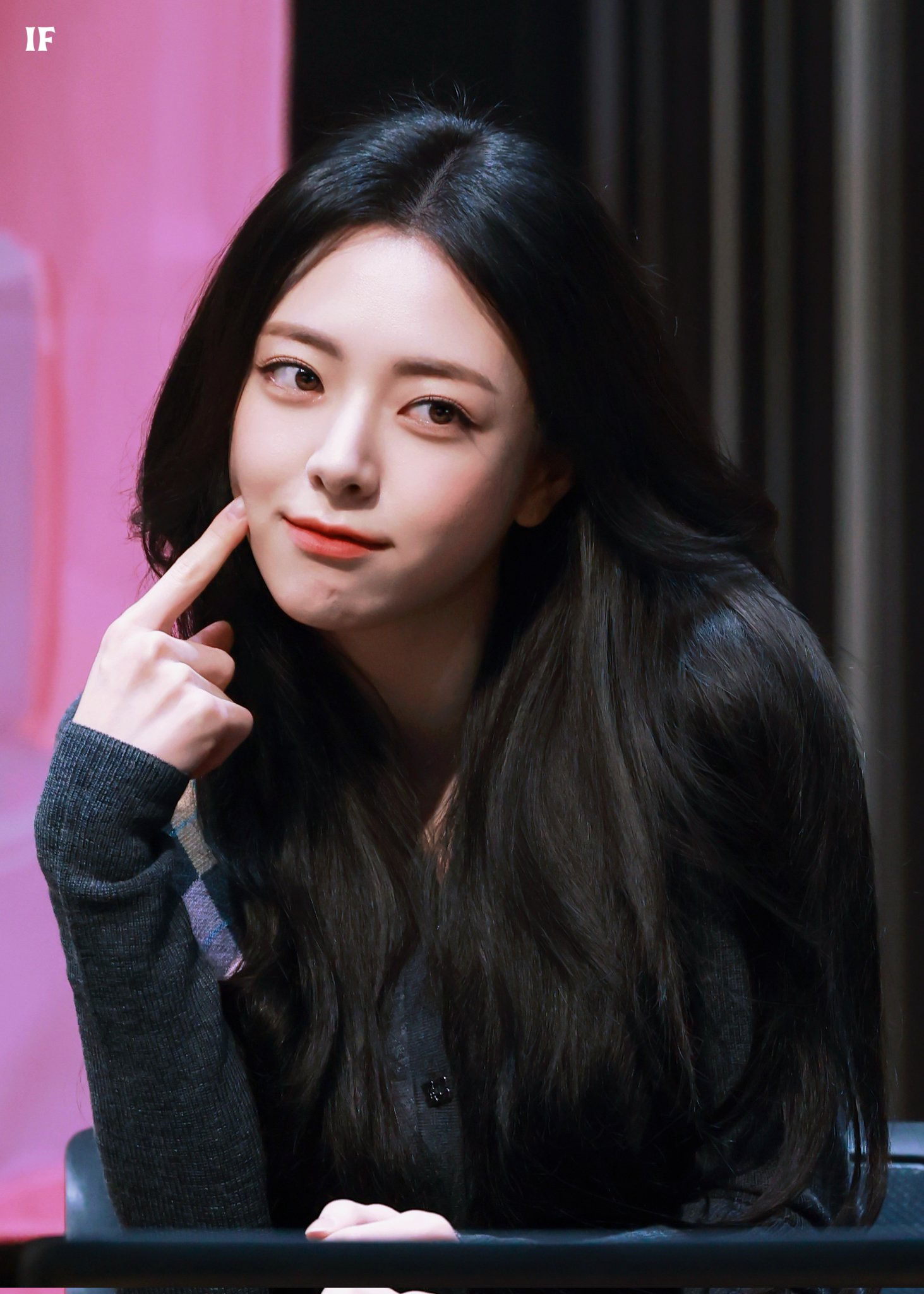 (스압)여자여자한 ITZY 유나.jpgif | 인스티즈