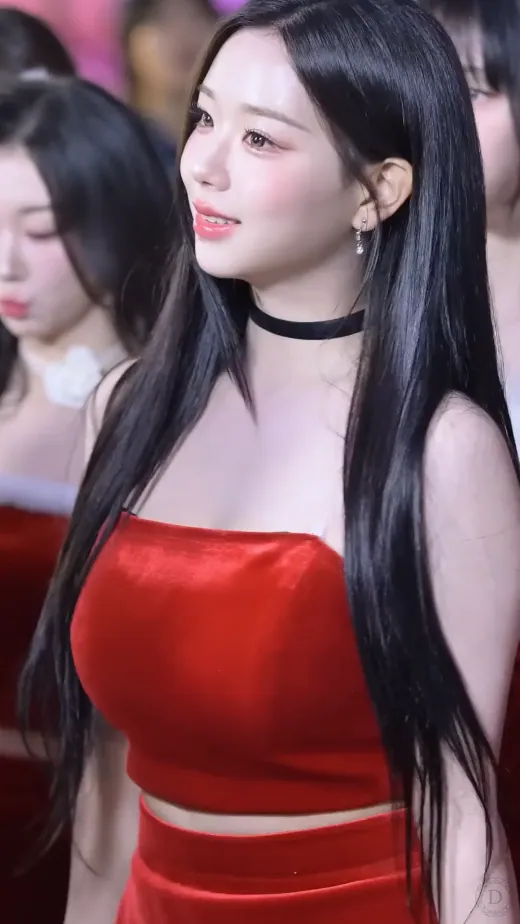 산타걸 트리플에스 김채연 .webp | 인스티즈