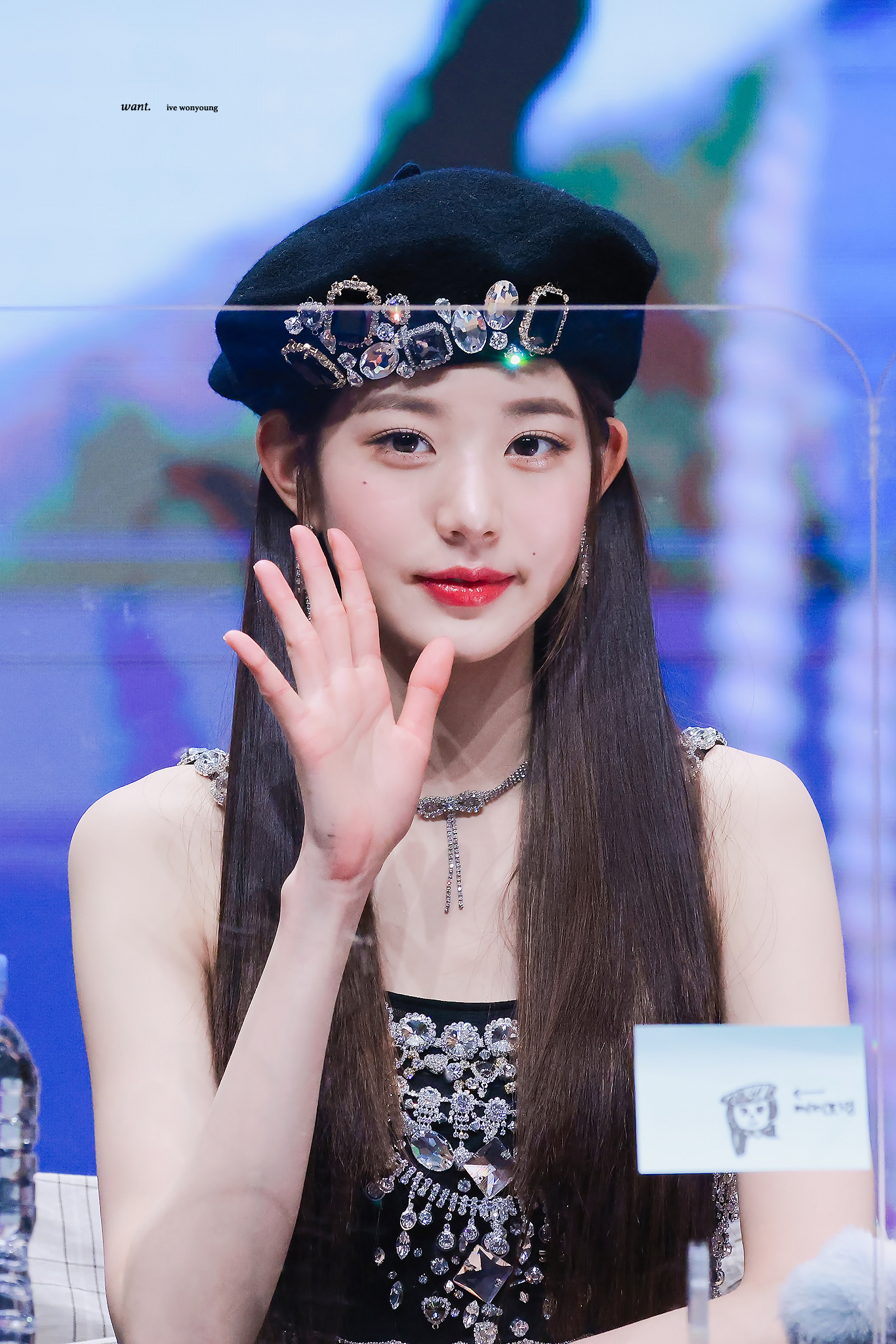 팬들 사이에서 비주얼 난리난 베레모 쓴 아이브 장원영.jpgif | 인스티즈