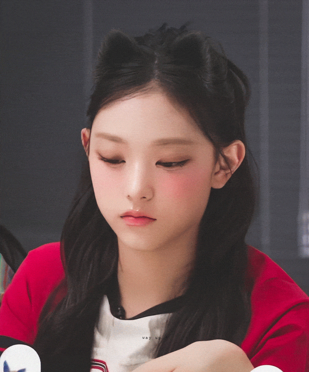 본인 얼굴이 역삼각형 같다는 뉴진스 강해린.jpgif | 인스티즈