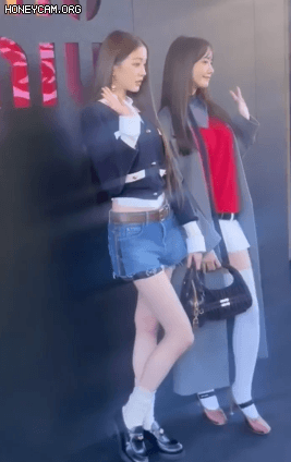 파리패션위크에서 프라다 회장과 이야기하는 아이브 장원영 | 인스티즈