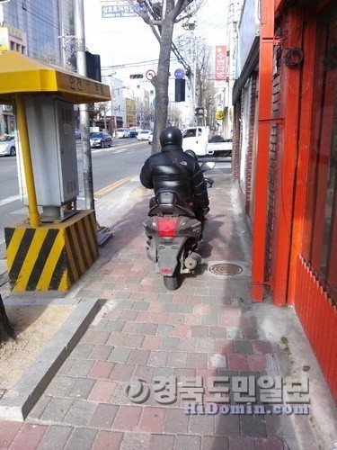 은근 길거리 민폐 심한 행동 | 인스티즈