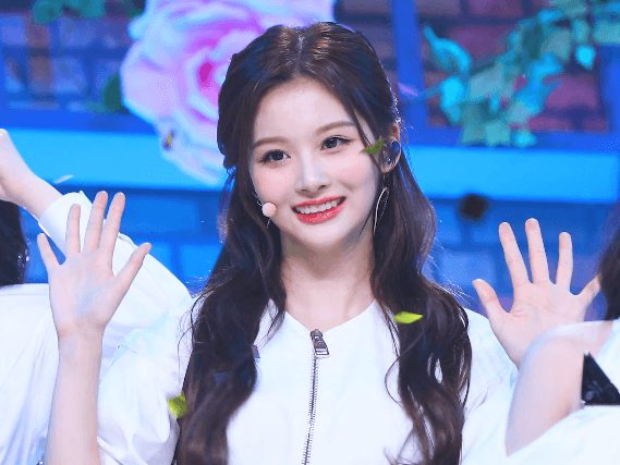 4세대 아이돌 걸그룹들의 비주얼 멤버 쓰리톱 삼각편대 .gif | 인스티즈