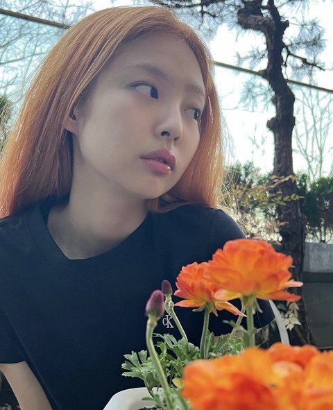 최근에 오렌지색으로 염색한 제니.. 그리고 그 결과 | 인스티즈