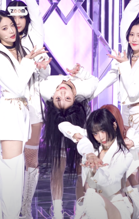 무대 오를때마다 접신한다는 아이돌...jpg | 인스티즈