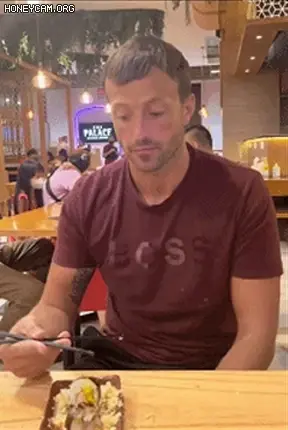 아시아에 와서 눈치보며 밥먹는 서양인 | 인스티즈