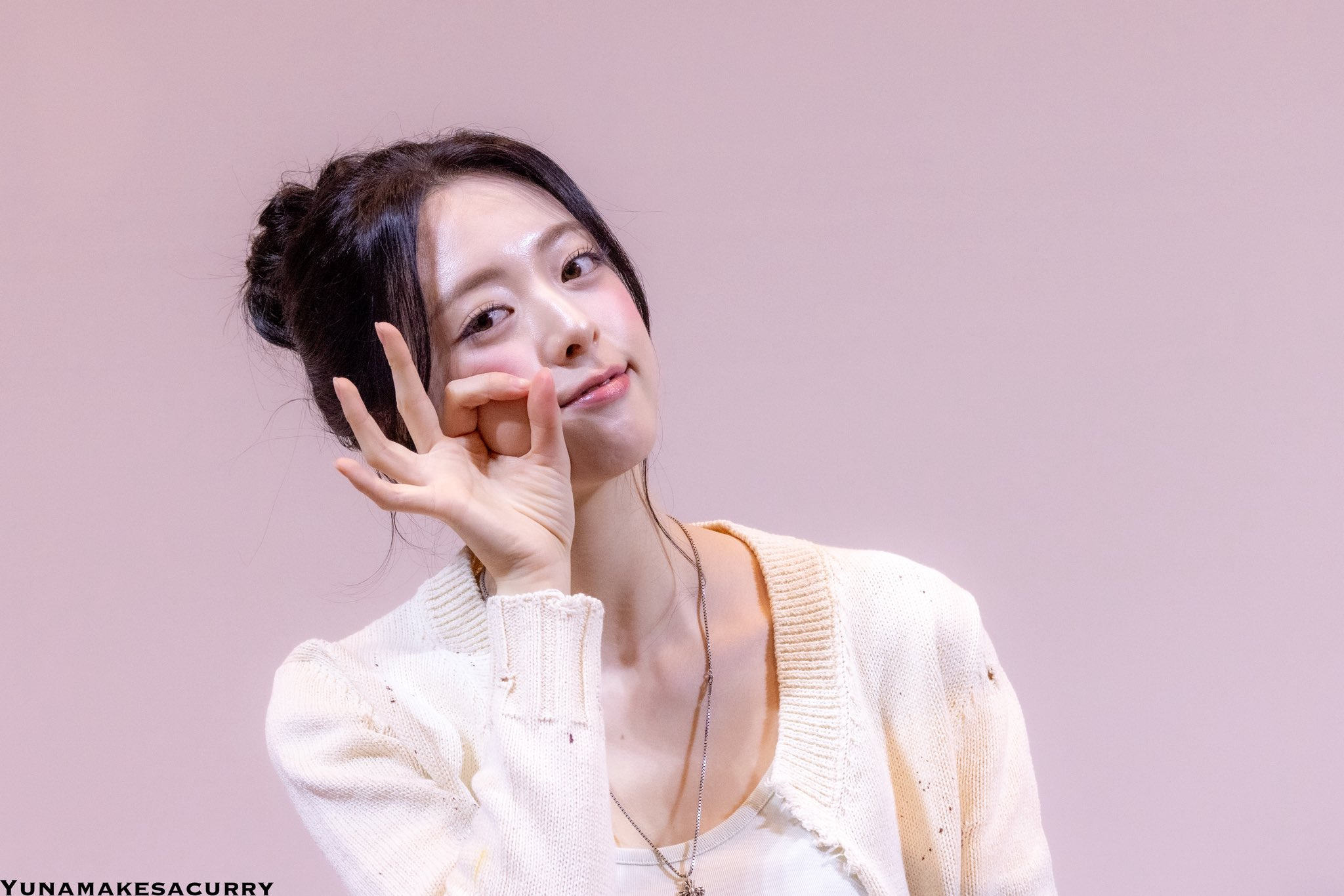 (스압)여자여자한 ITZY 유나.jpgif | 인스티즈