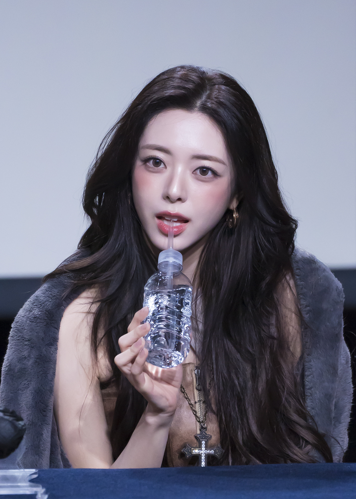 (스압)여자여자한 ITZY 유나.jpgif | 인스티즈