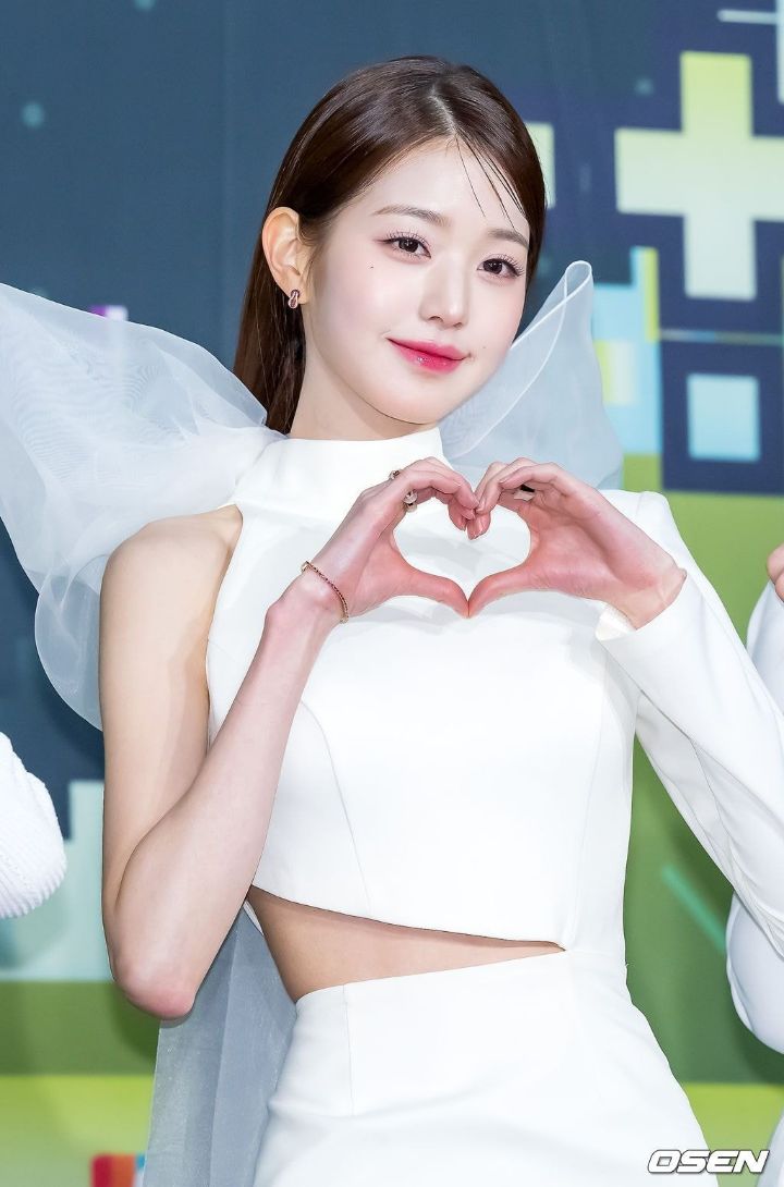 오늘자 욕나오게 예쁜 장원영 | 인스티즈