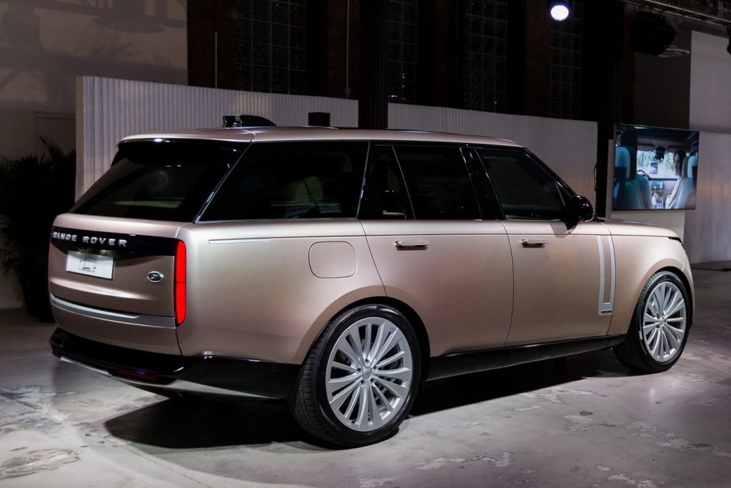 차량 자체가 고가이면서 AS 개노답인데도 꾸준히 잘 팔리는 차량 | 인스티즈