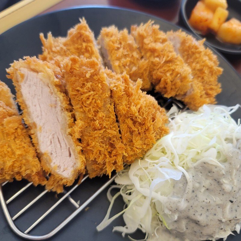 둘중 더 선호하는 일식 돈까스 스타일은?.jpg | 인스티즈