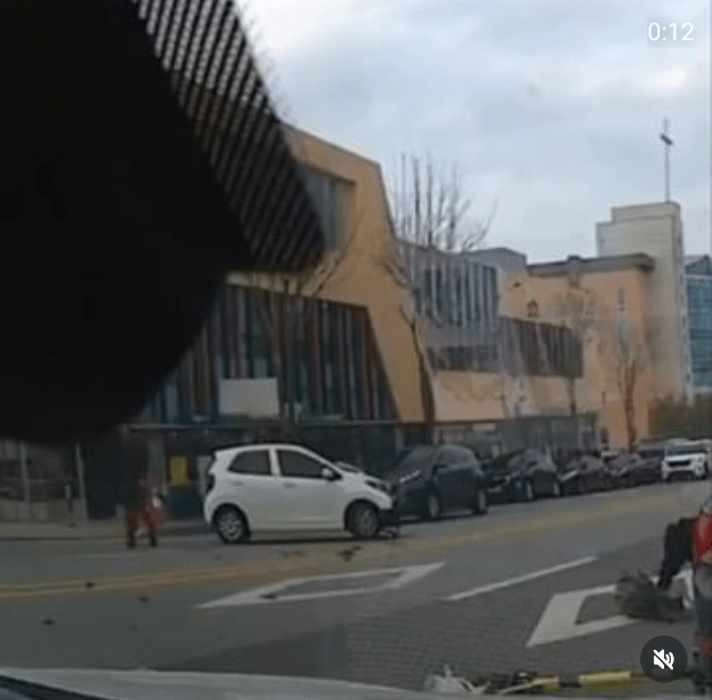 보배드림 인스타에 올라온 어지러운 사고.gif | 인스티즈