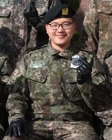 군대 훈련소가서 진짜 겁나게 먹었다는 가수 | 인스티즈