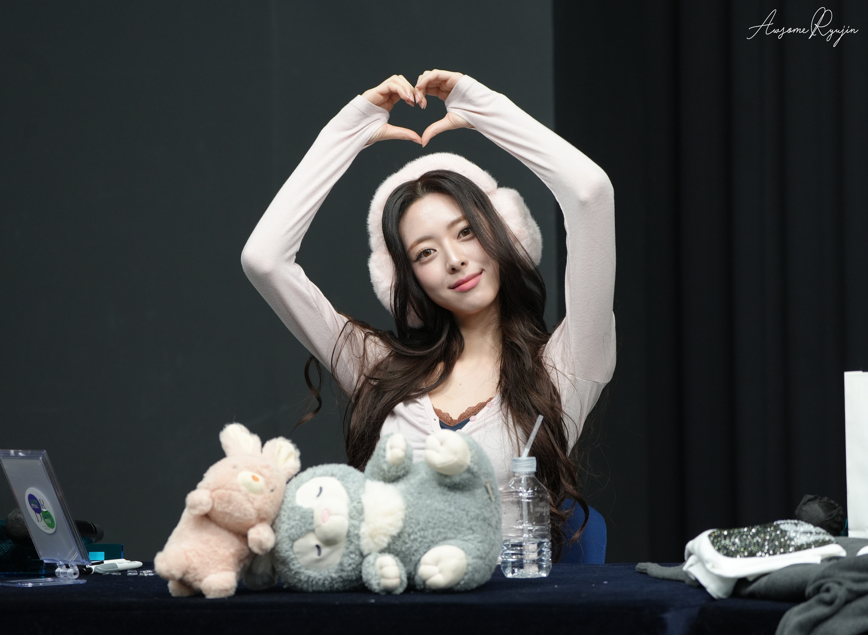 (스압)여자여자한 ITZY 유나.jpgif | 인스티즈