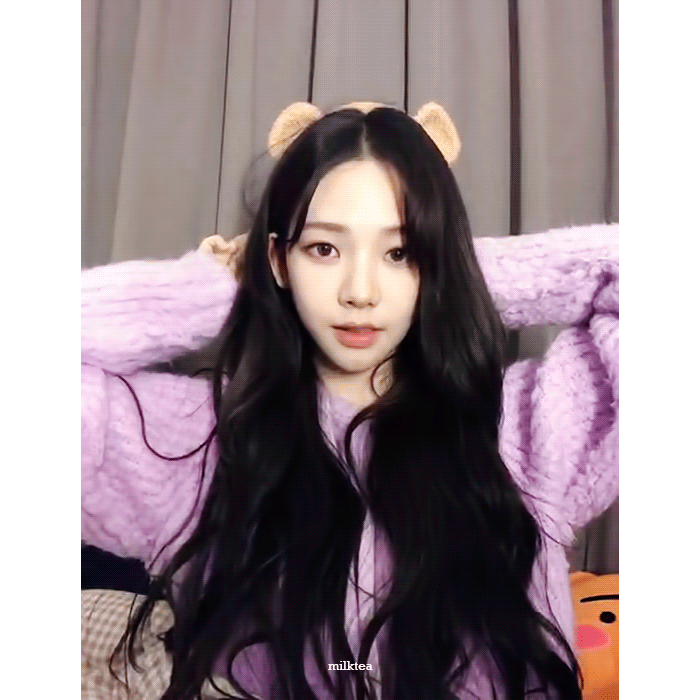 인스타 라이브하는 카리나.gif | 인스티즈