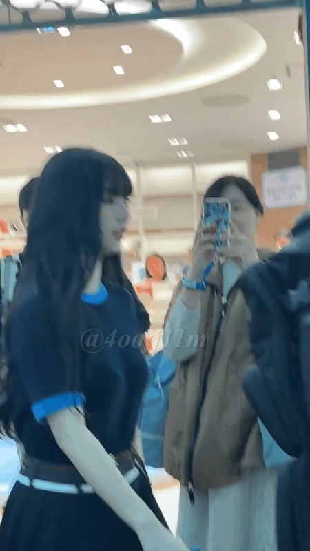 공항에서 존 못 카리나.jpgif | 인스티즈