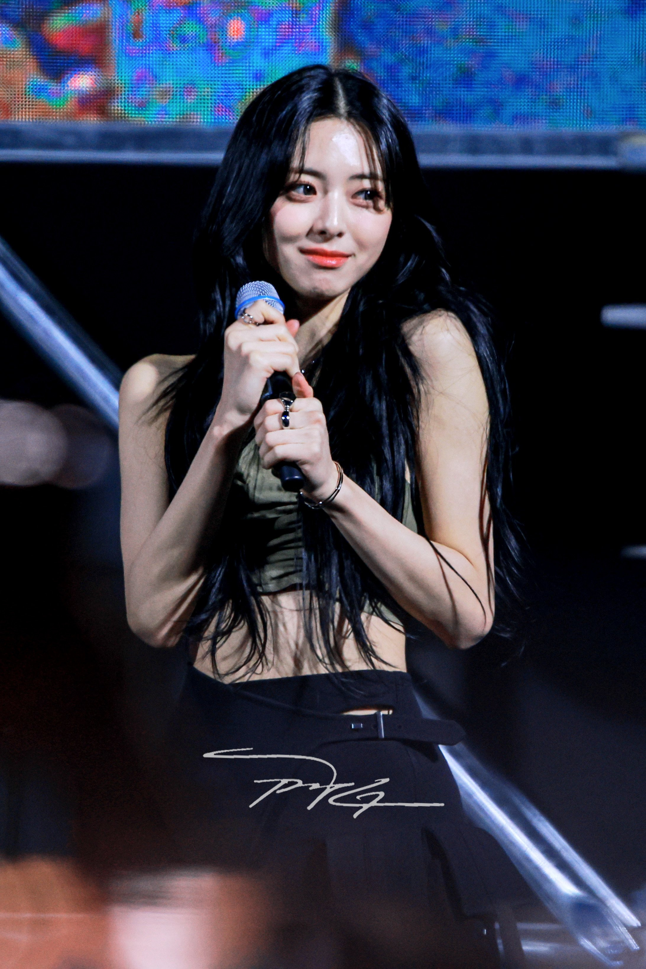 (스압)여자여자한 ITZY 유나.jpgif | 인스티즈