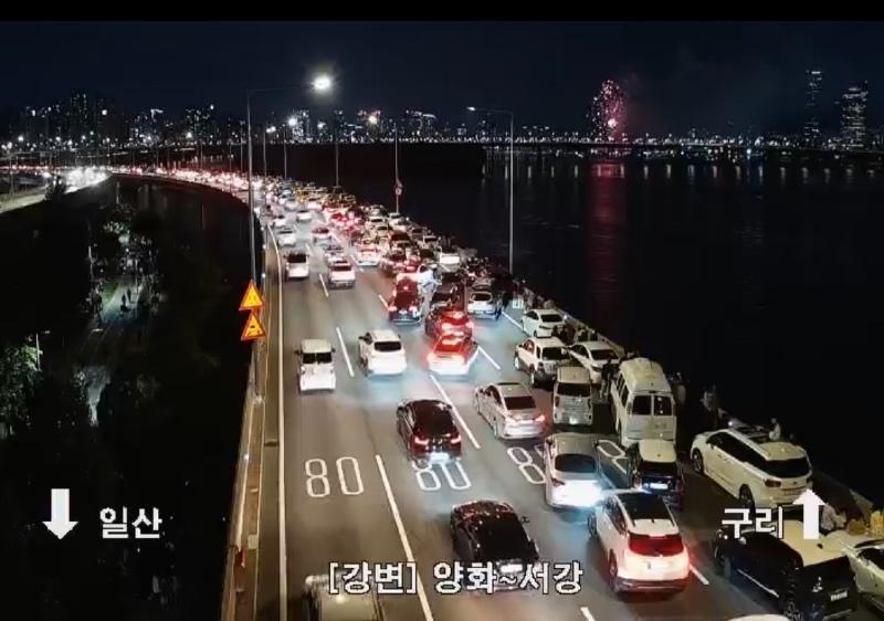 불꽃놀이 볼려고 길막는 사람들 | 인스티즈