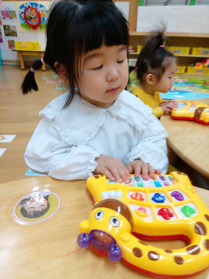 기린피아노 이미지