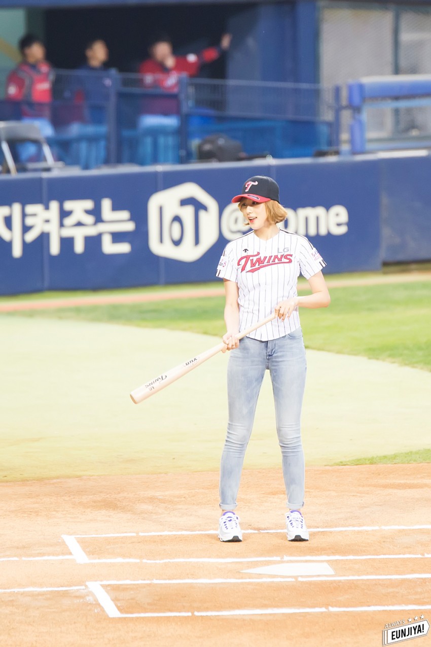 161010 Apink Naeun - LG TWINS Baseball First Pitch