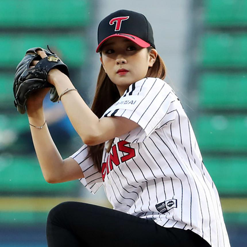 161010 Apink Naeun - LG TWINS Baseball First Pitch