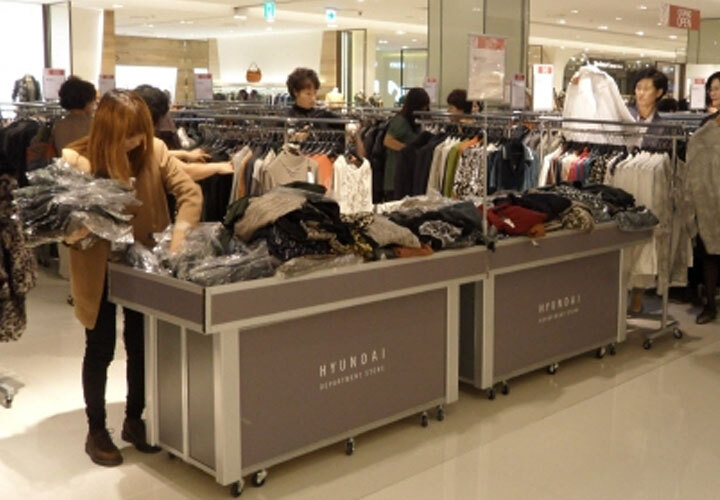 "이런 비밀이? 백화점 매대가 은근슬쩍 3cm 높아진 이유