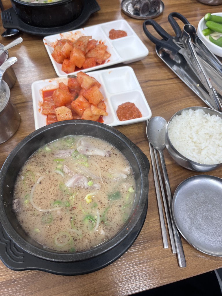 Suyugolmoksundaeguk (수유골목순대국) 2
