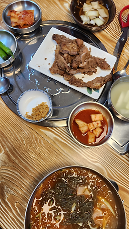 Hanrahyeongjegukbap (한라형제국밥) 2