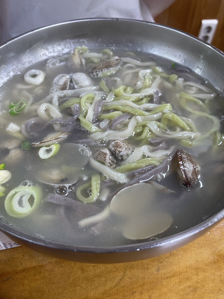 Ijokalguksu/keopienjulriet (이조칼국수/커피엔줄리엣) 3
