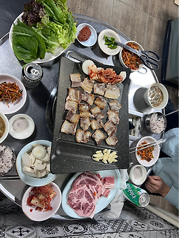 Dwaejijip (돼지집) 1