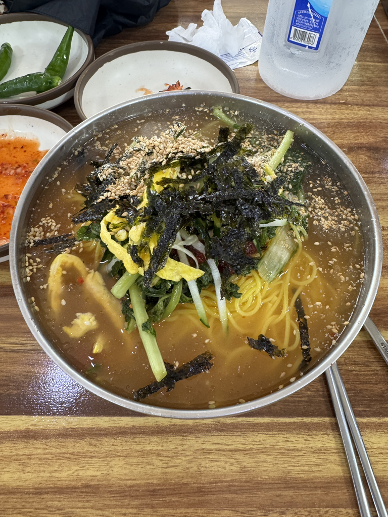 Sunhaejipsonkalguksu (순해집손칼국수) 3