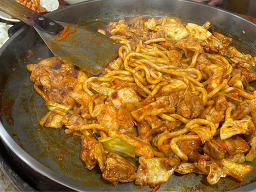 Baekkopppajindakgalbi (배꼽빠진닭갈비) 1