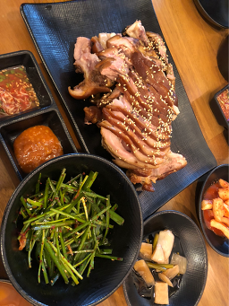 Namsanjokbal (남산족발) 1