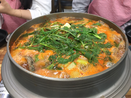 통큰해물뚝배기&삼합 4