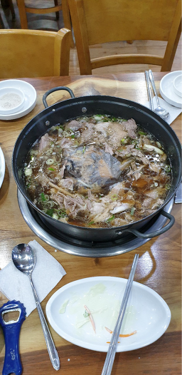 Gamasotheukyeomso (가마솥흑염소) 1