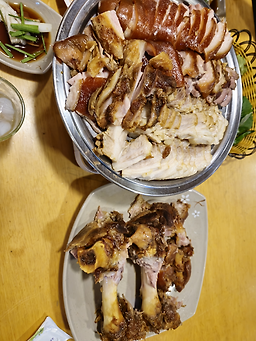 Seonamsijang gimsiljang wangjokbal (서남시장 김실장 왕족발) 2