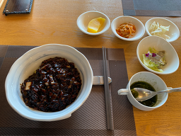 메이탄 사진