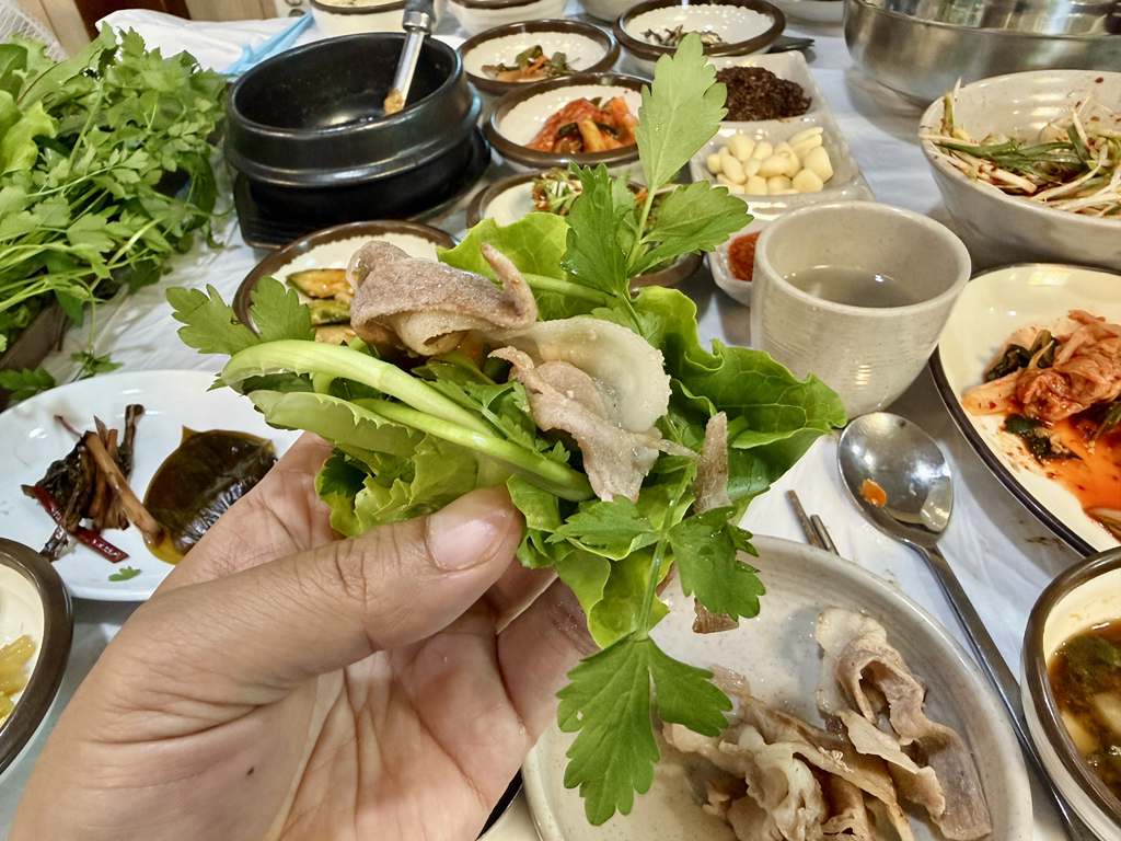 Solbatjeongwon (솔밭정원) 1