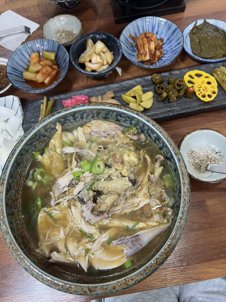 Jonggatjiphanbangsamgyetang (종갓집한방삼계탕) 3