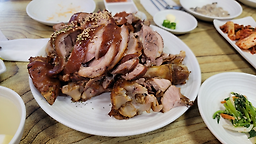 Jangganewangjokbal (장가네왕족발) 2