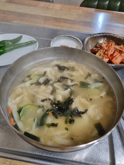 홍두깨손칼국수 3