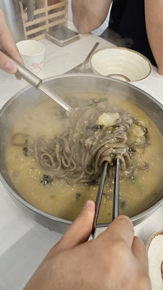 Pungmulgamjaongsimi (풍물감자옹심이) 1
