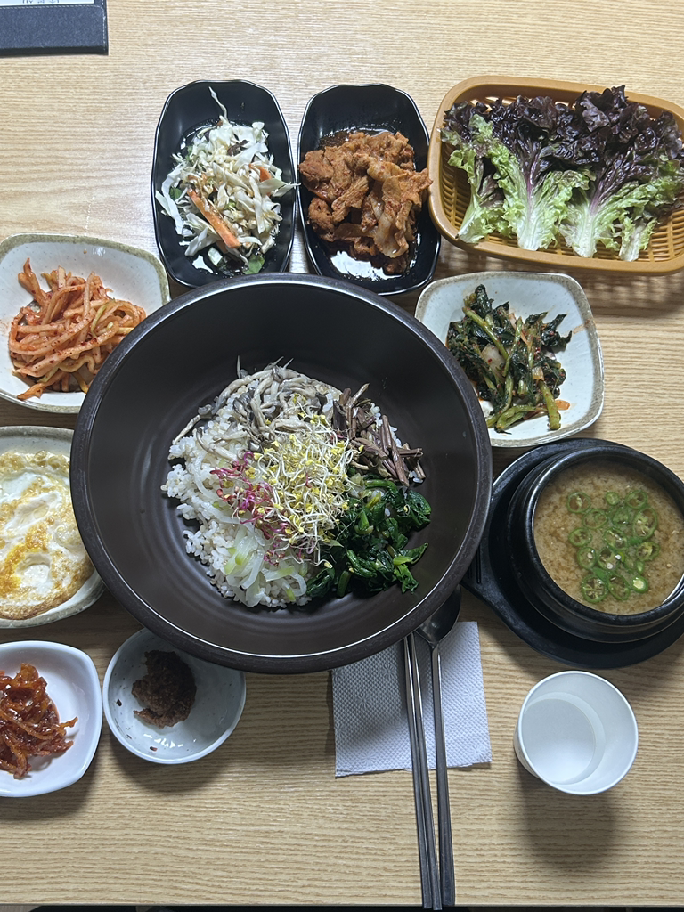 산채보리밥 2