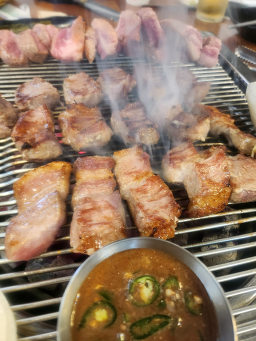 Chakhangogitgan buyeong (착한고깃간 부영) 3