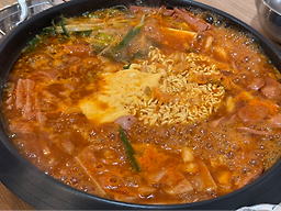 의정부부대찌개집 한강로점 사진 2