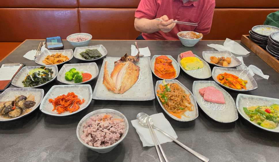 Makpeojuneunsigoljipbap (막퍼주는시골집밥) 1