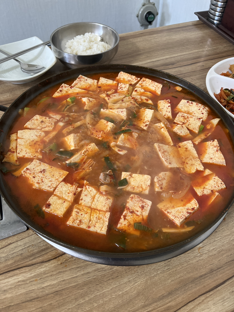 Sonssinekaempeusikdang (손씨네캠프식당) 2