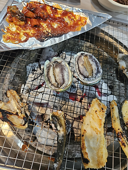 Sutbulbada jangeogui (숯불바다 장어구이) 3
