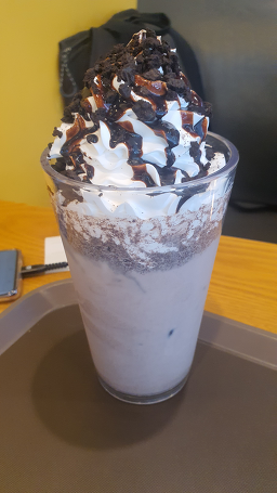 Keompojeukeopi (컴포즈커피) 1